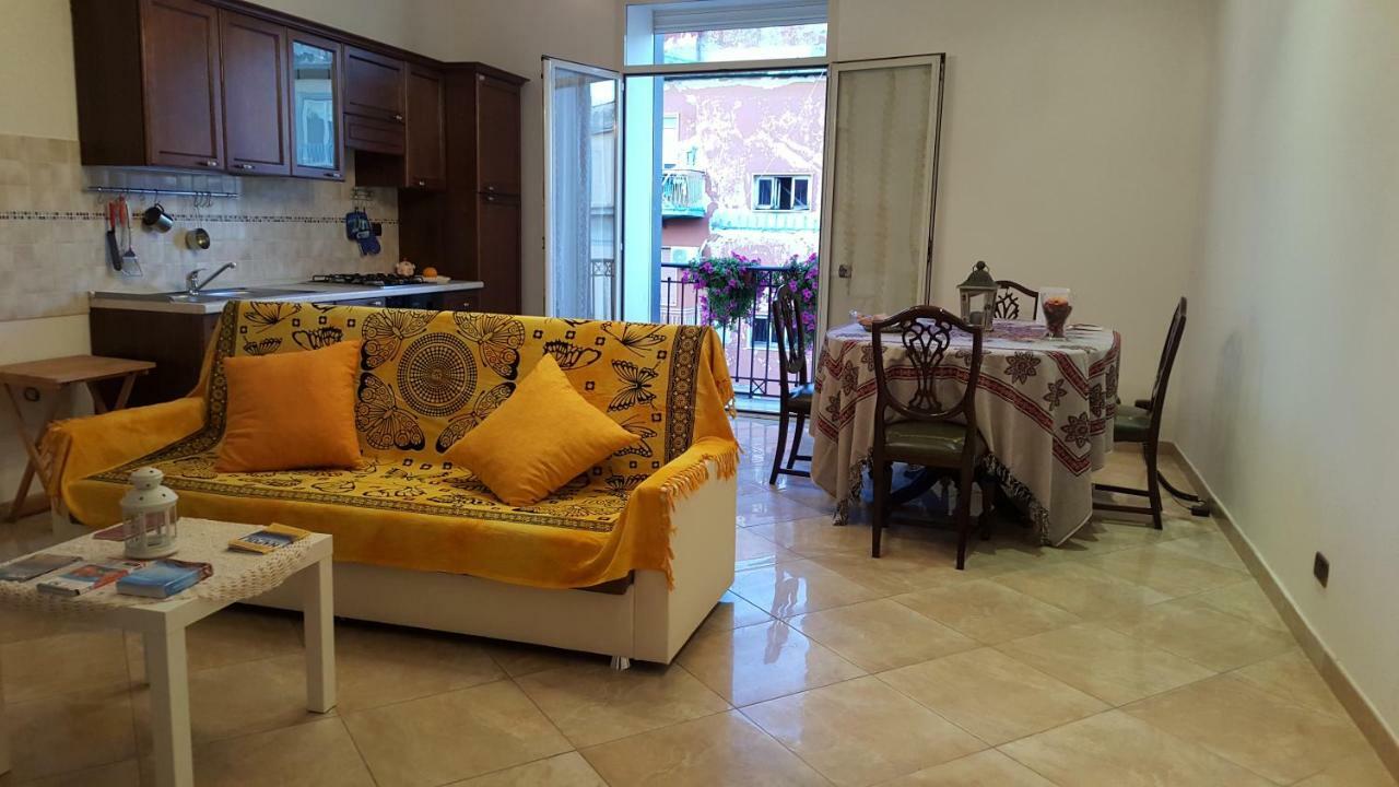 Una Casetta Al Centro Di Napoli Экстерьер фото